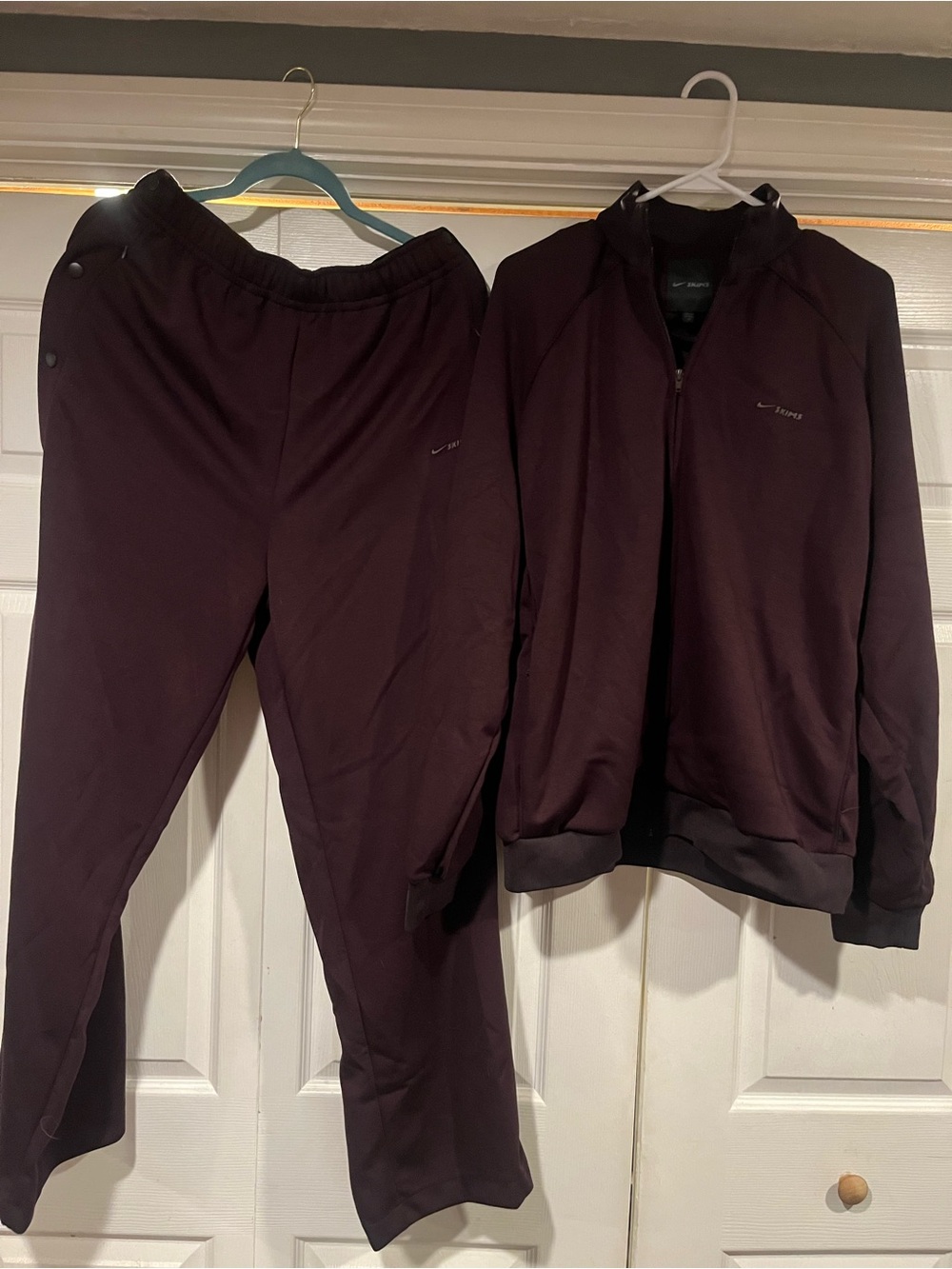 NWOT Set NikeSkims Matte tricot Oversized jacket + side snap pants Med Currant